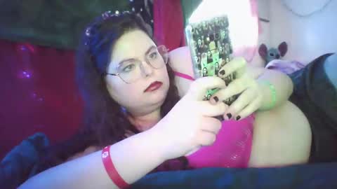 Siofra online show from 1, 2, 2025