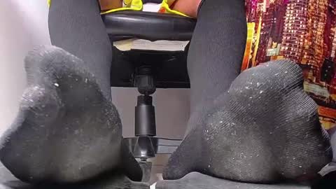 only foot                         worshipers here online show from 17, 2, 2025