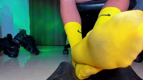 only foot                         worshipers here online show from 23, 4, 2026