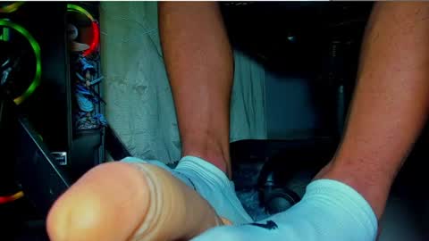 only foot                         worshipers here online show from 26, 6, 2026