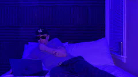 Sir Daddy McQween online show from 23, 12, 2025