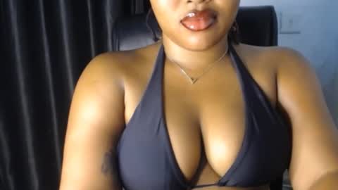 Siren XOXO online show from 11, 11, 2025