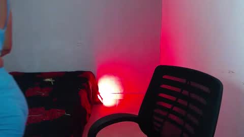 Snapshot of sirinay_collegiate91 chatting on 8, 10, 2025 SIRINAY online show from 8, 10, 2025