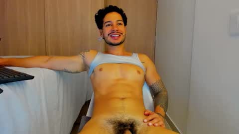 Snapshot of sirs_papi chatting on 6, 11, 2025 Call me papi online show from 6, 11, 2025