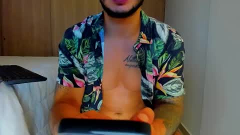 Snapshot of sirs_papi chatting on 4, 12, 2025 Call me papi online show from 4, 12, 2025
