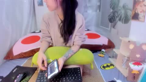 julila online show from 24, 11, 2025