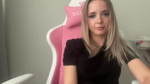 Sisi Bunny online show from 11, 6, 2026