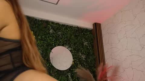 Snapshot of sisi_von_dee chatting on 15, 1, 2026 Dee online show from 15, 1, 2026