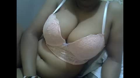 Snapshot of sisibrown97 chatting on 24, 11, 2025 brown online show from 24, 11, 2025