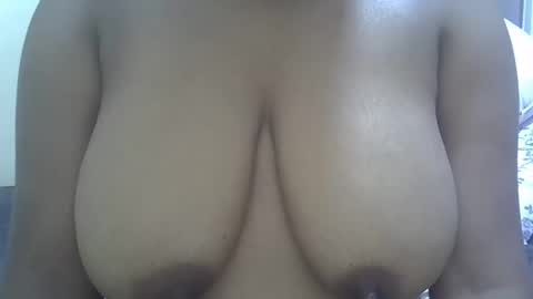 Snapshot of sisibrown97 chatting on 20, 4, 2026 brown online show from 20, 4, 2026