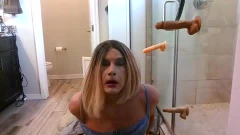 wants to suck cock online show from 18, 5, 2026