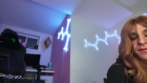 sissycdnatasha online show from 9, 5, 2026