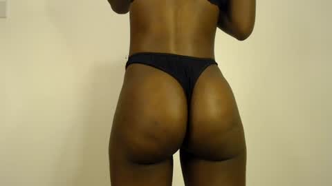 Snapshot of sizzly_ass chatting on 25, 6, 2026 sizzly_ass online show from 25, 6, 2026