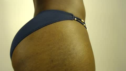 Snapshot of sizzly_ass chatting on 10, 7, 2026 sizzly_ass online show from 10, 7, 2026