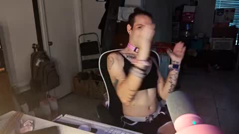 Snapshot of skankhuntrix chatting on 3, 7, 2026 SkankHUNTRx online show from 3, 7, 2026