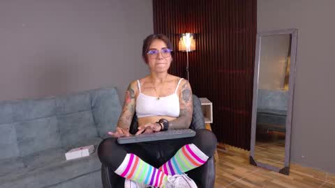 skarlet_petit online show from 5, 2, 2025