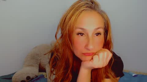 Snapshot of skarlett2072 chatting on 12, 12, 2024 Arlett online show from 12, 12, 2024