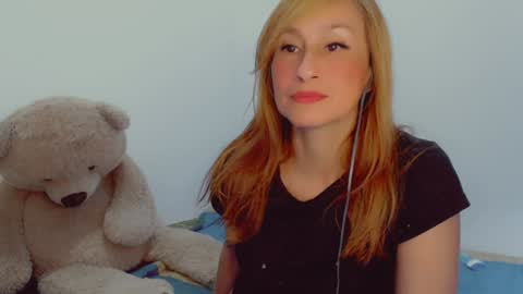 Snapshot of skarlett2072 chatting on 13, 12, 2024 Arlett online show from 13, 12, 2024