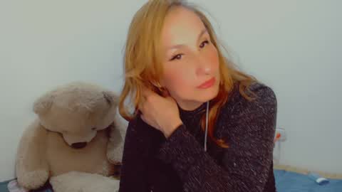 Snapshot of skarlett2072 chatting on 15, 12, 2024 Arlett online show from 15, 12, 2024