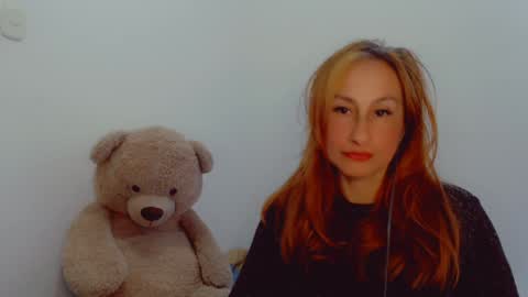 Snapshot of skarlett2072 chatting on 17, 12, 2024 Arlett online show from 17, 12, 2024