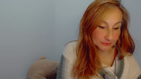 Snapshot of skarlett2072 chatting on 19, 12, 2024 Arlett online show from 19, 12, 2024