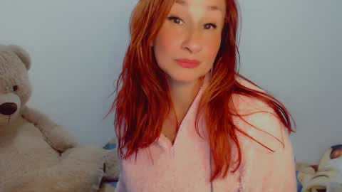 Snapshot of skarlett2072 chatting on 6, 1, 2025 Arlett online show from 6, 1, 2025