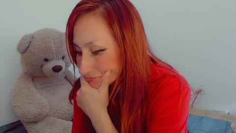 Snapshot of skarlett2072 chatting on 11, 1, 2025 Arlett online show from 11, 1, 2025