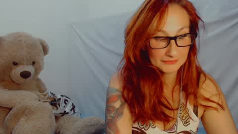 Snapshot of skarlett2072 chatting on 28, 1, 2025 Arlett online show from 28, 1, 2025
