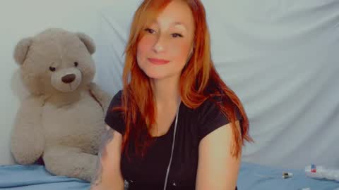 Snapshot of skarlett2072 chatting on 10, 2, 2025 Arlett online show from 10, 2, 2025