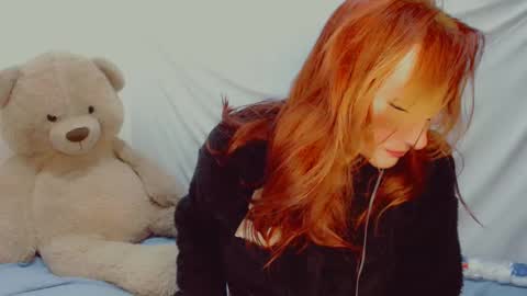 Snapshot of skarlett2072 chatting on 11, 2, 2025 Arlett online show from 11, 2, 2025