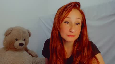 Snapshot of skarlett2072 chatting on 14, 2, 2025 Arlett online show from 14, 2, 2025