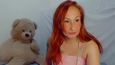 Snapshot of skarlett2072 chatting on 18, 2, 2025 Arlett online show from 18, 2, 2025