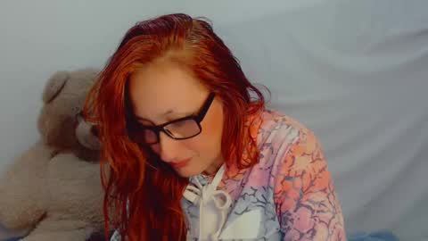 Snapshot of skarlett2072 chatting on 18, 2, 2025 Arlett online show from 18, 2, 2025