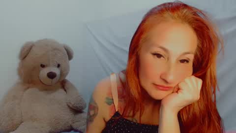 Snapshot of skarlett2072 chatting on 19, 2, 2025 Arlett online show from 19, 2, 2025