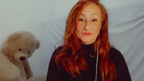 Snapshot of skarlett2072 chatting on 2, 3, 2025 Arlett online show from 2, 3, 2025