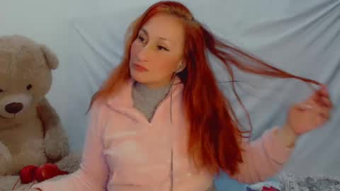 Snapshot of skarlett2072 chatting on 6, 3, 2025 Arlett online show from 6, 3, 2025