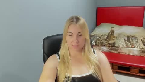 Snapshot of skarletxdream chatting on 20, 9, 2025 SkarletXDream online show from 20, 9, 2025