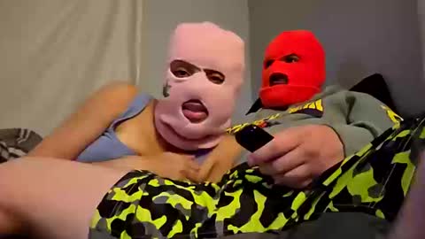 Snapshot of skimaskcouple89108 chatting on 14, 10, 2025 skimaskcouple89108 online show from 14, 10, 2025