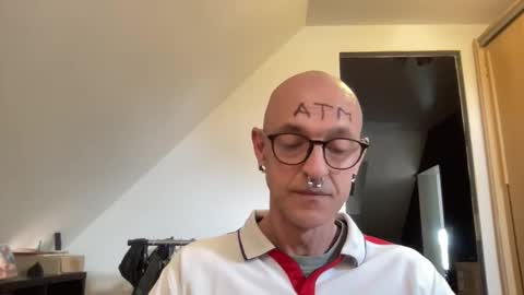 Snapshot of skinbastard chatting on 12, 4, 2026 Skinbastard online show from 12, 4, 2026