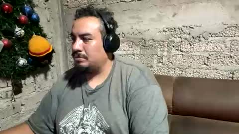 Snapshot of skinhell chatting on 1, 7, 2026 Elias online show from 1, 7, 2026