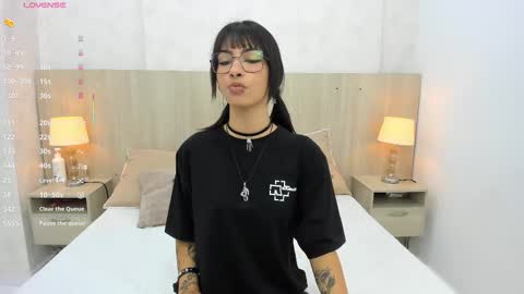 Emily Rojas online show from 11, 9, 2025