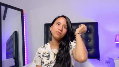 skinny_hottie18 online show from 30, 9, 2025