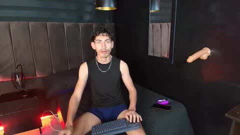 skinny jean  online show from 18, 3, 2026