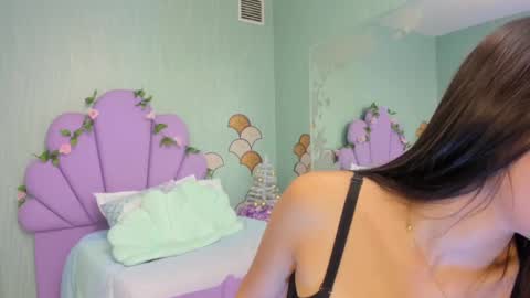 Snapshot of skinny_linda chatting on 20, 12, 2024 online show from 20, 12, 2024