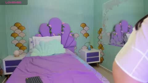 Snapshot of skinny_linda chatting on 24, 1, 2025 online show from 24, 1, 2025