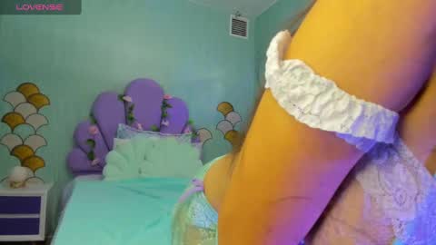 Snapshot of skinny_linda chatting on 1, 2, 2025 online show from 1, 2, 2025