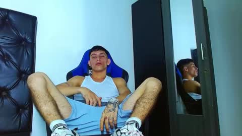 Snapshot of skinny_marked chatting on 18, 12, 2024 skinny marked online show from 18, 12, 2024