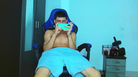 Snapshot of skinny_marked chatting on 14, 2, 2025 skinny marked online show from 14, 2, 2025