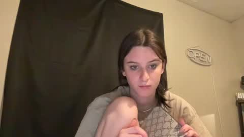 Snapshot of skinnyangel21 chatting on 30, 11, 2025 skinnyangel21 online show from 30, 11, 2025