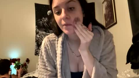 Snapshot of skinnyangel21 chatting on 4, 12, 2025 skinnyangel21 online show from 4, 12, 2025